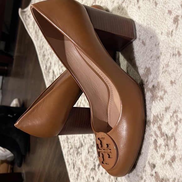 Brown Tory Burch block heel size 8M - Picture 2 of 4